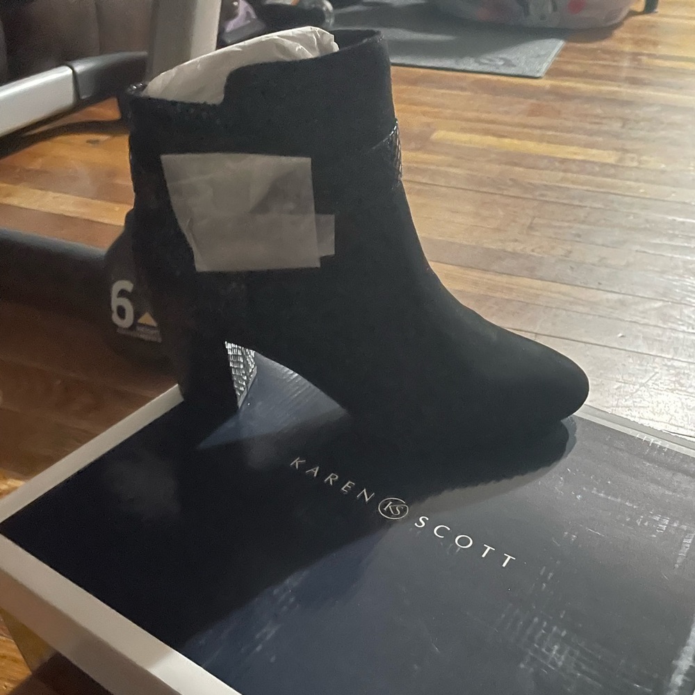 New Karen Scott boots